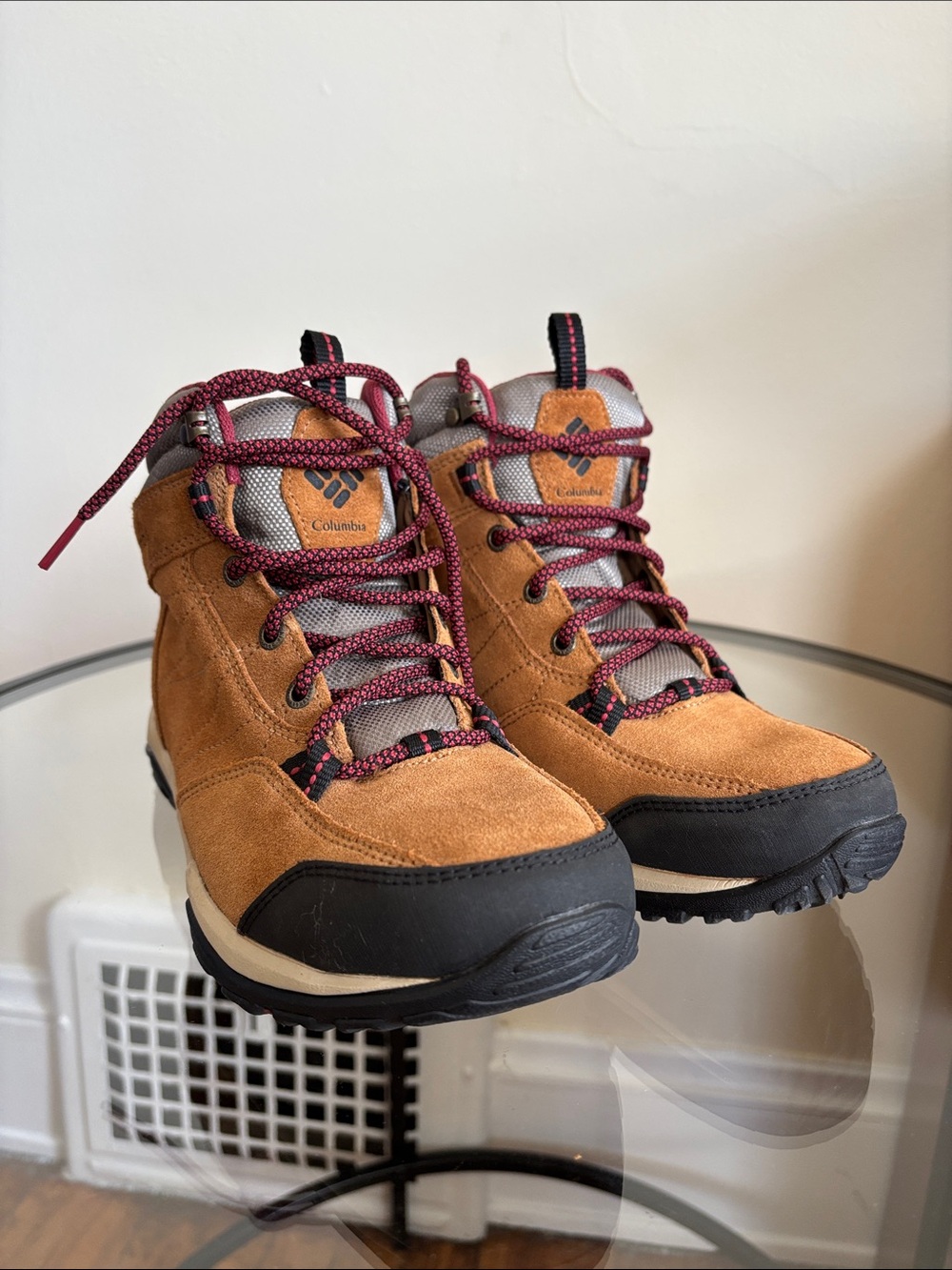 Columbia Tan and Black Lace-Up Women's Boots